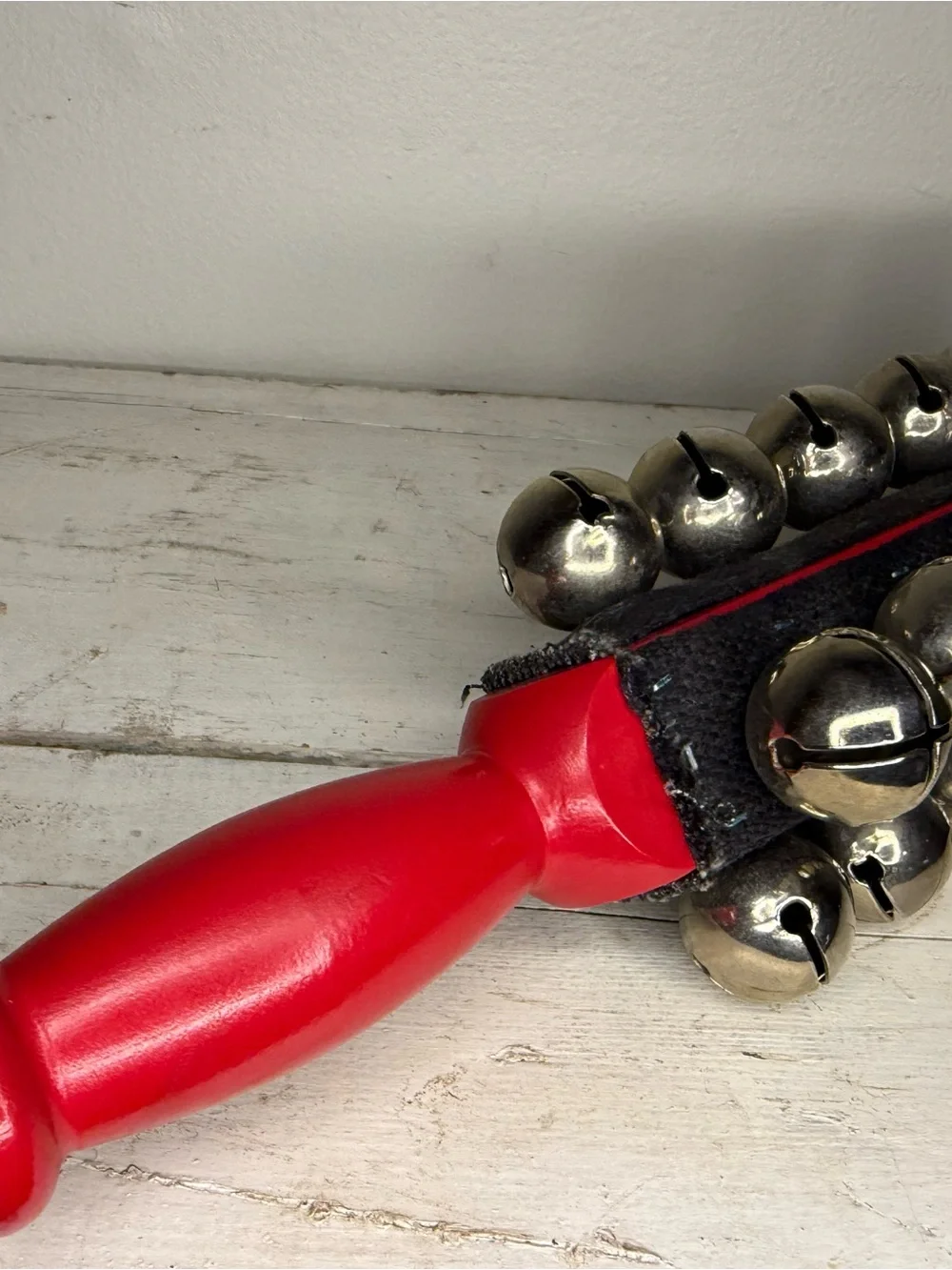 Ludwig LE97 Sleigh Bells, Holiday, Musical, Red, 25 Steel Jingle Bells, Heavy